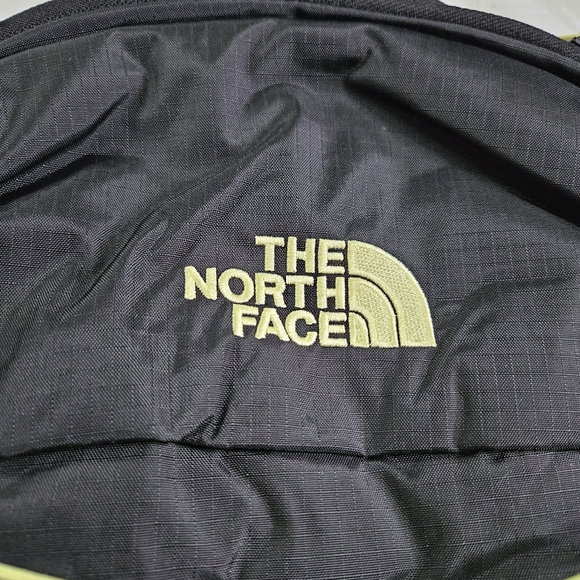 THE NORTH FACE WOMEN'S BOREALIS LUXE BACKPACK TNF BLACK/SNSPRT - Picture 2 of 9